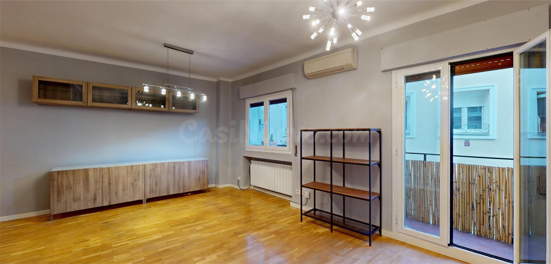 ALQUILER DE VIVIENDA REFORMADA DE DOS DORMITORIOS EN LAVAPIÉ - foto 2