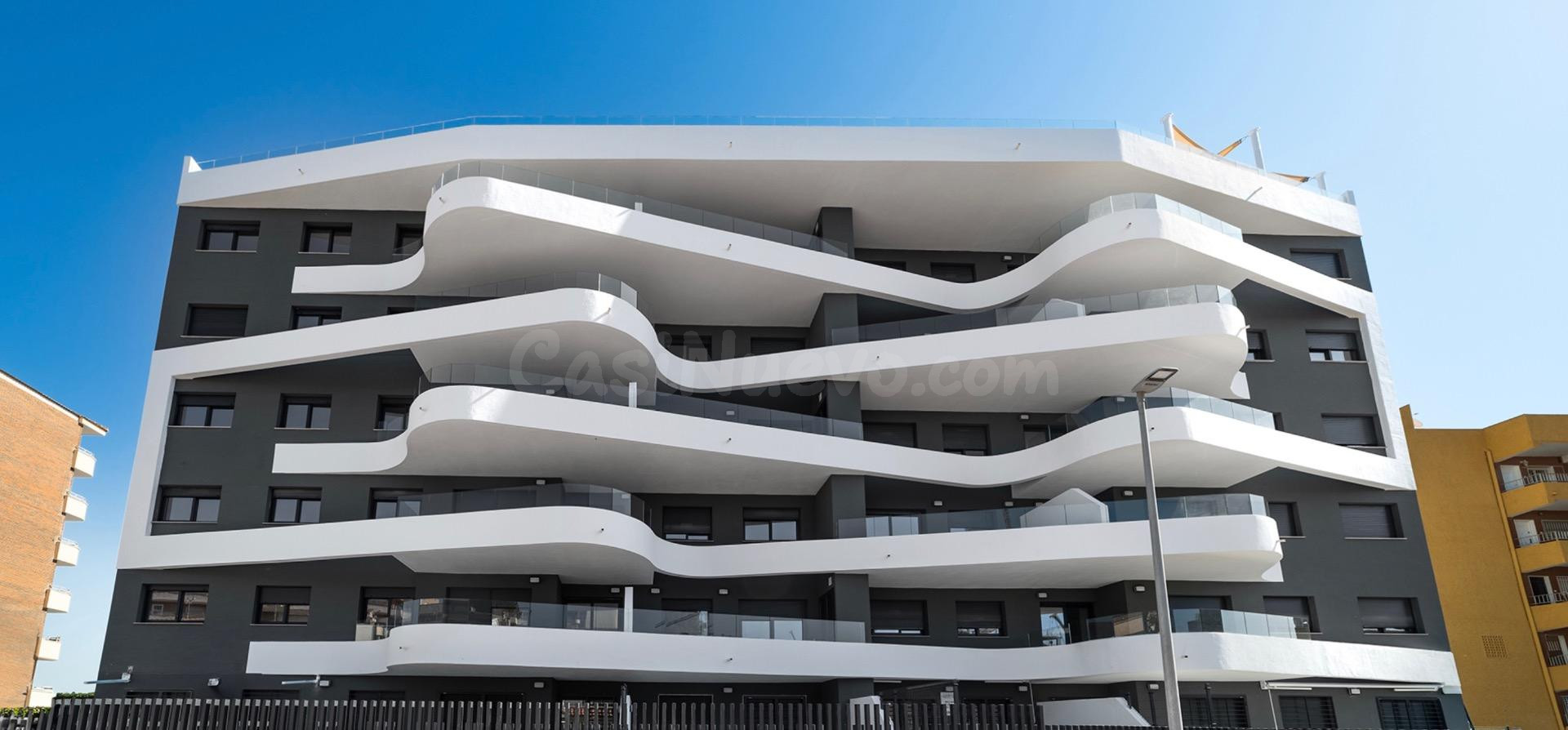 Apartamento de lujo de 3 dormitorios a 300 m de la playa con - foto 2