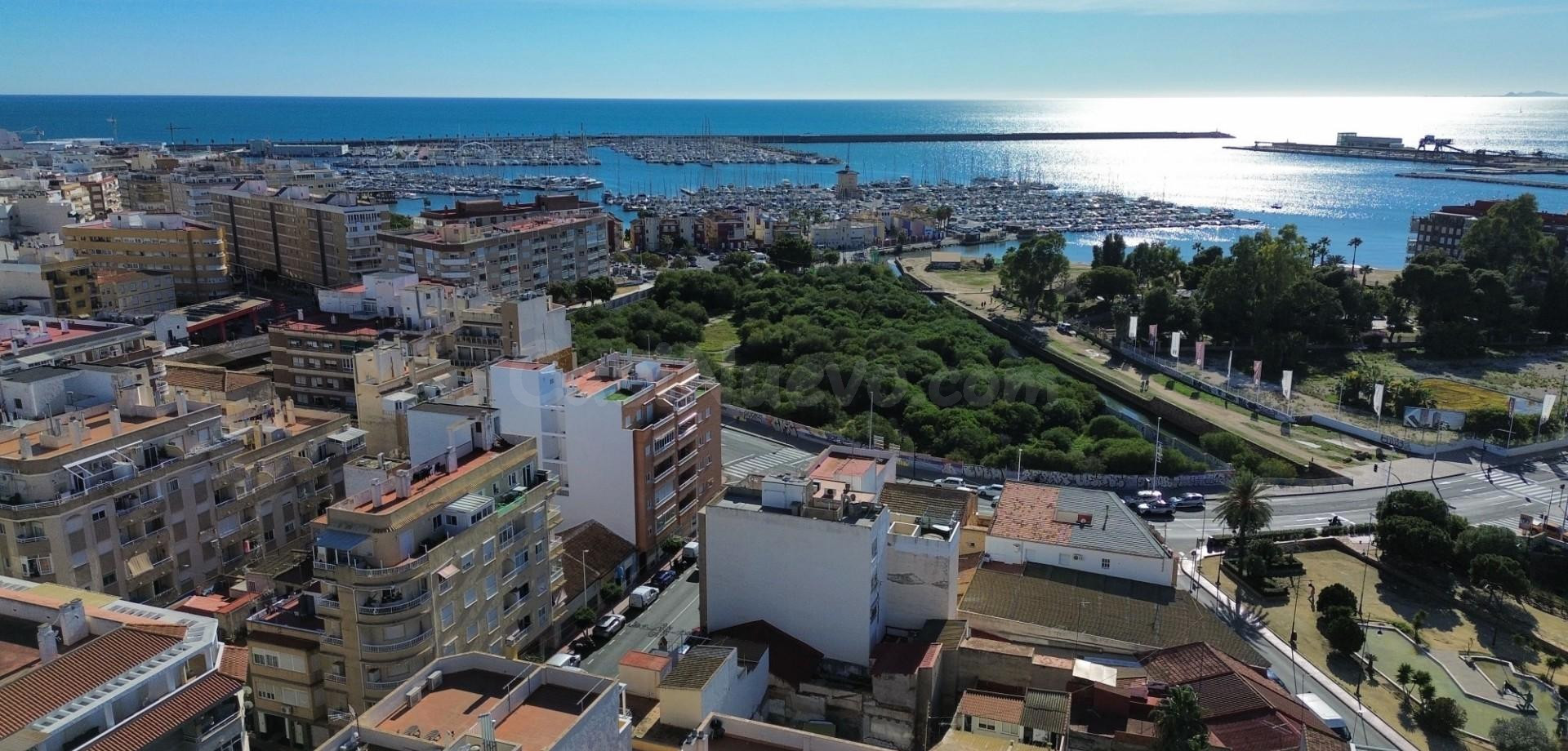 Luminoso apartamento de 3 dormitorios a poca distancia del m