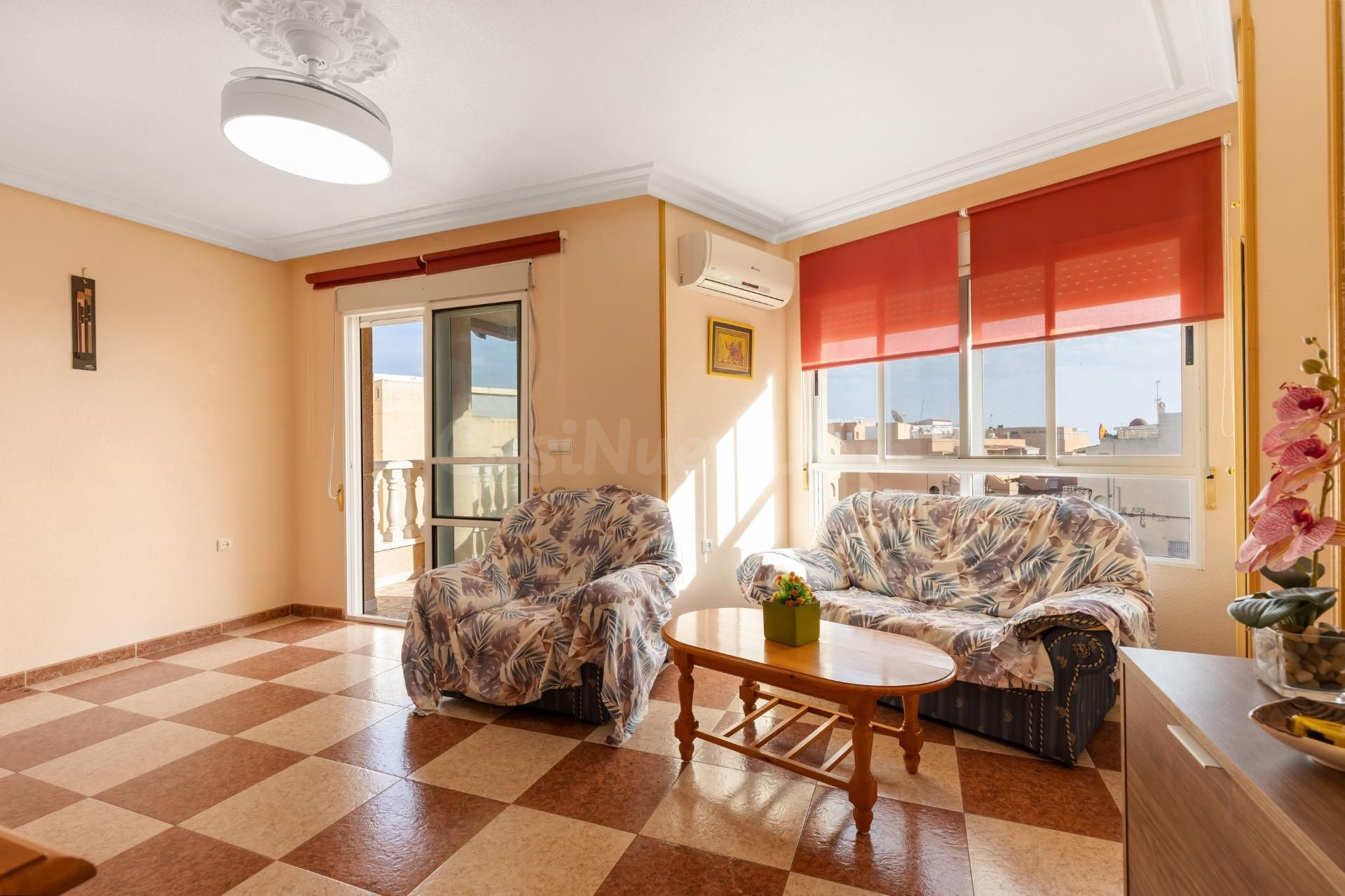 Apartamento de 2 dormitorios a tan solo 100 metros de la pla - foto 3