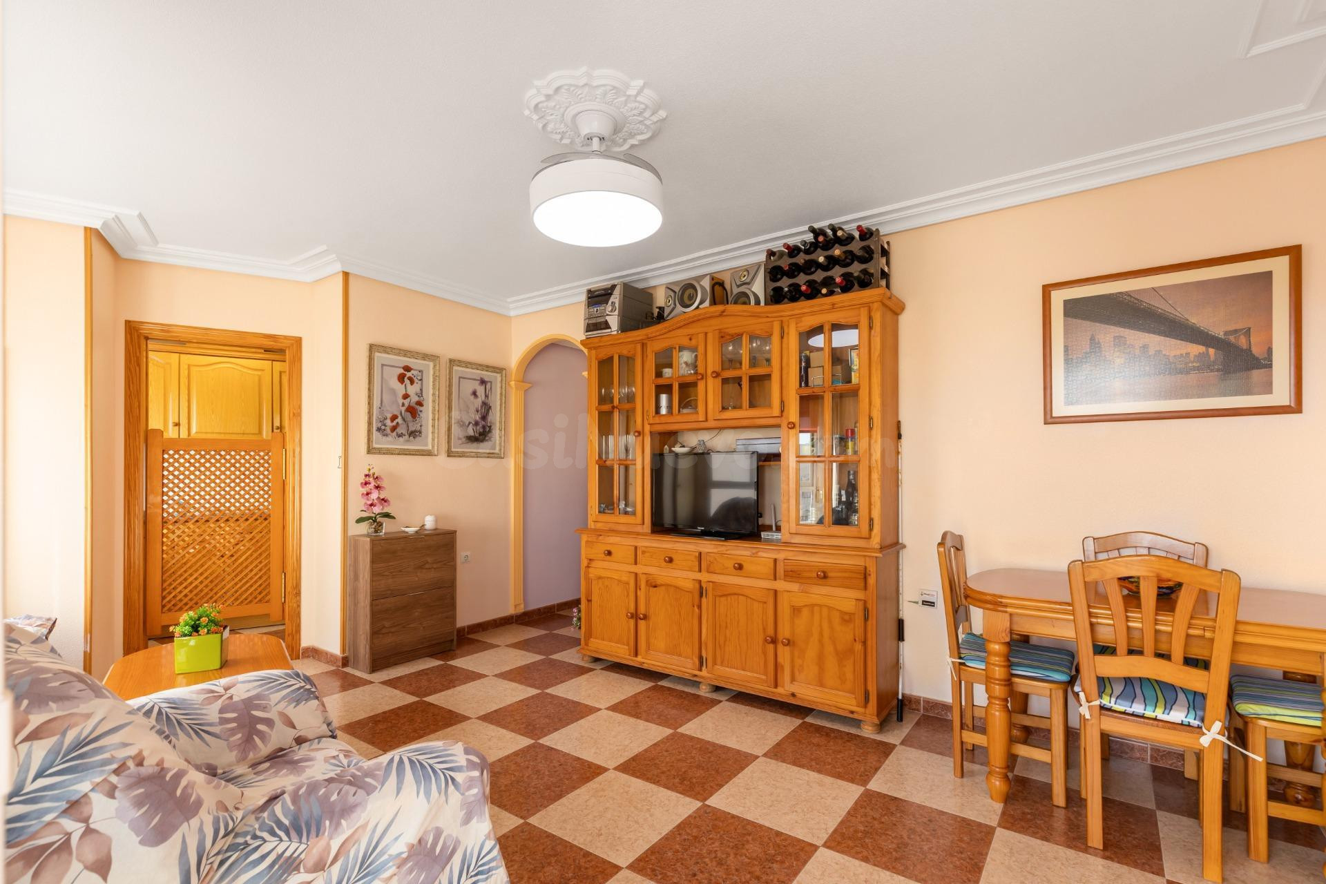 Apartamento de 2 dormitorios a tan solo 100 metros de la pla - foto 4