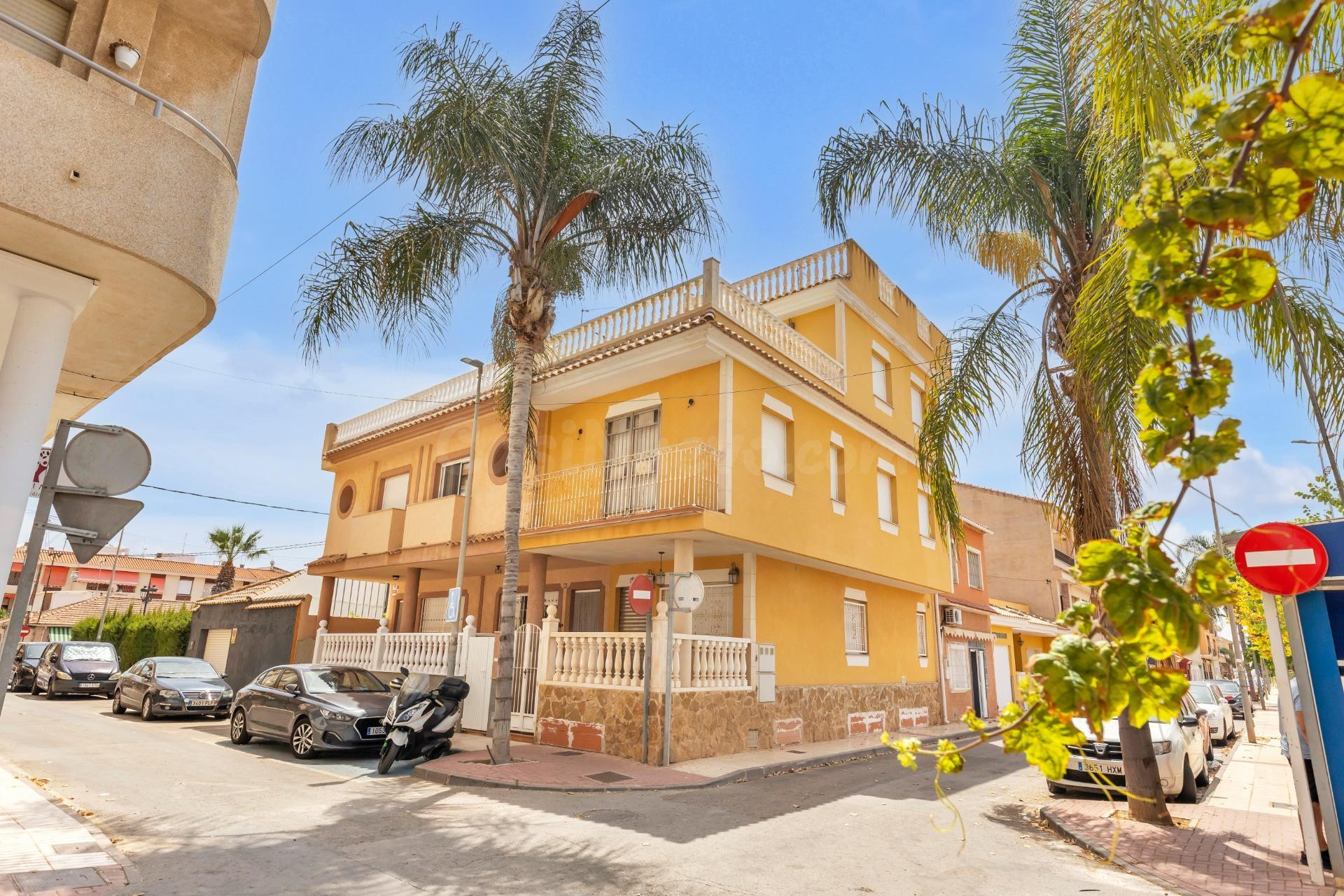 Gran Casa adosada a 200m de la playa en Los Alcázares (Murci
