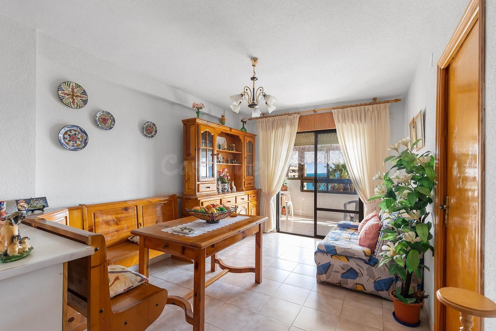 Apartamento de dos dormitorios con vistas la mar - foto 4
