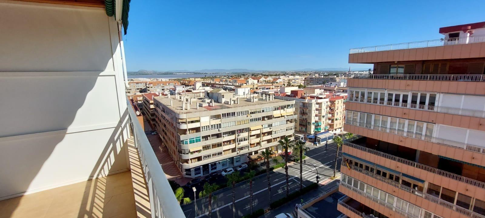 ️ ESTUPENDO PISO TOTALMENTE REFORMADO CON ACCESO DIRECTO A L - foto 4