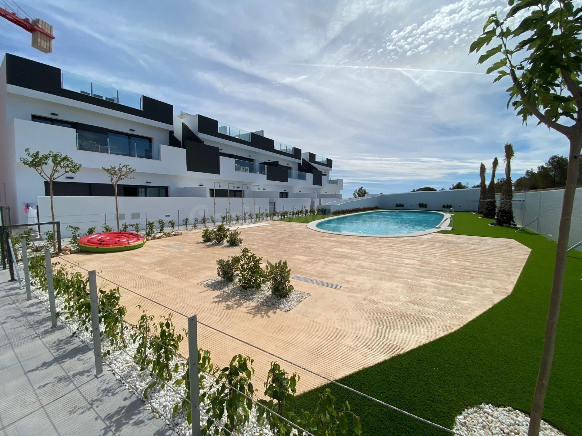 Fantástico residencial en Torrevieja - foto 4