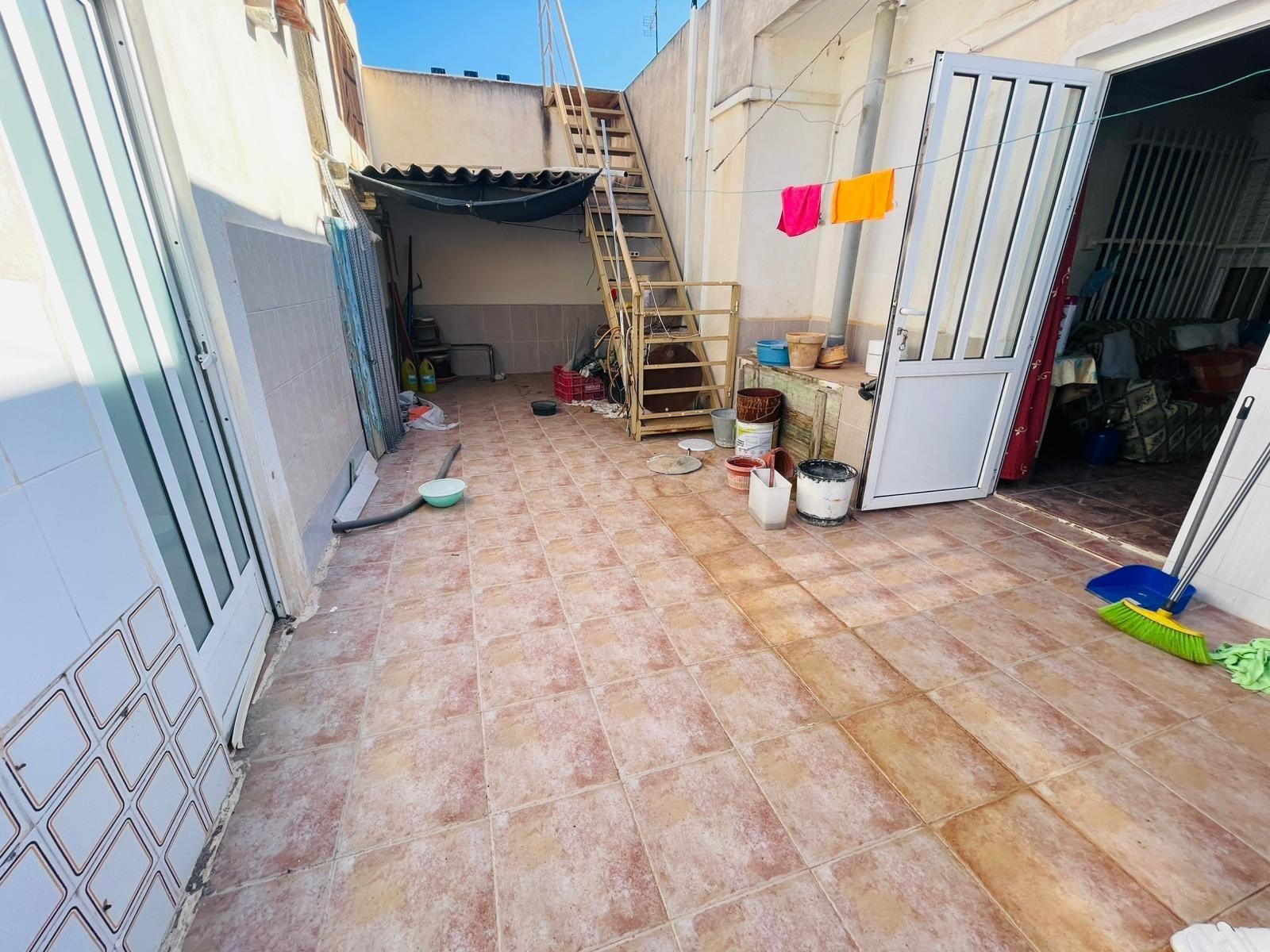 Tu Buena Casa te presenta esta oportunidad en Los Martínez d - foto 2