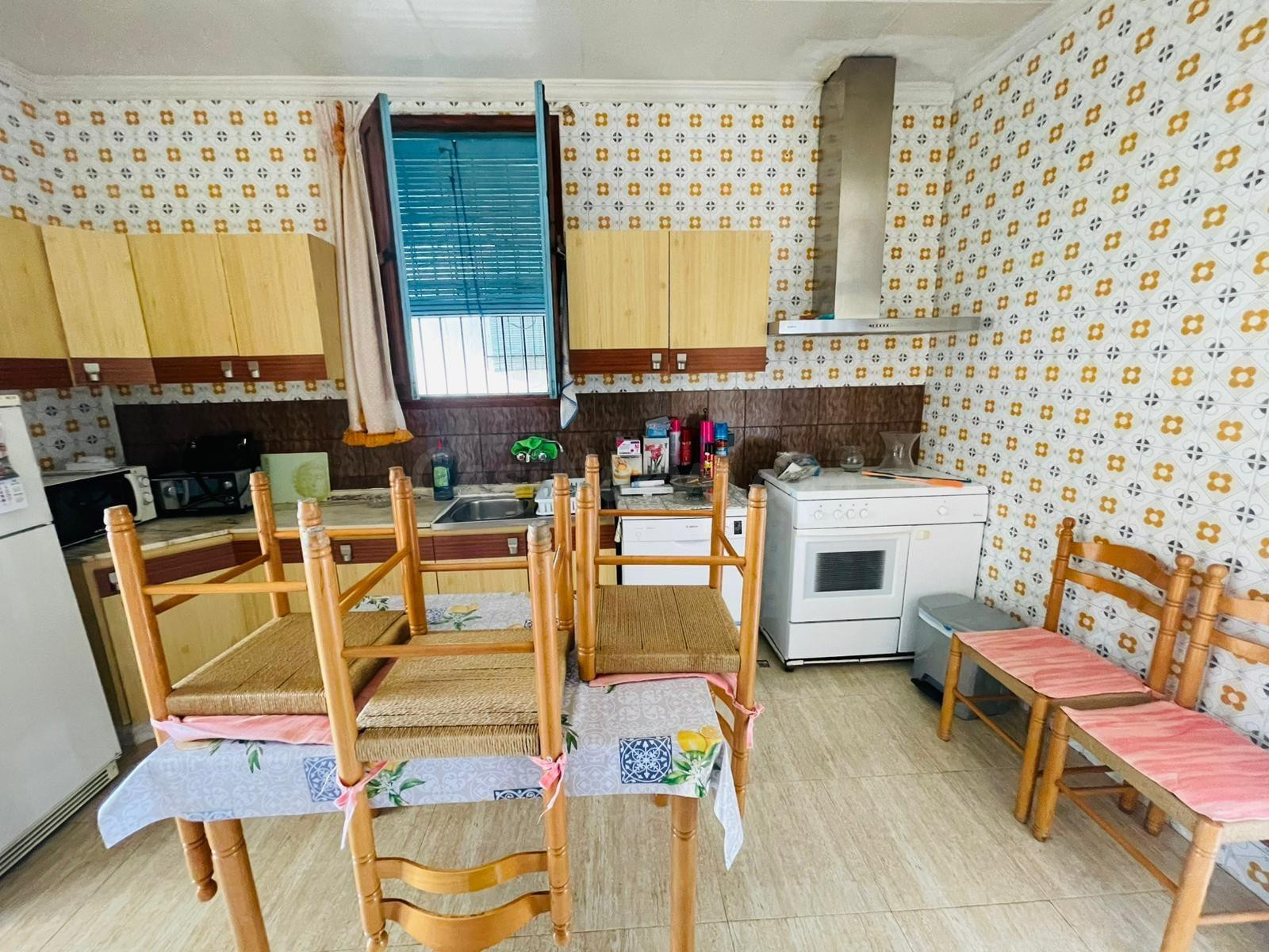 Tu Buena Casa te presenta esta oportunidad en Los Martínez d - foto 4