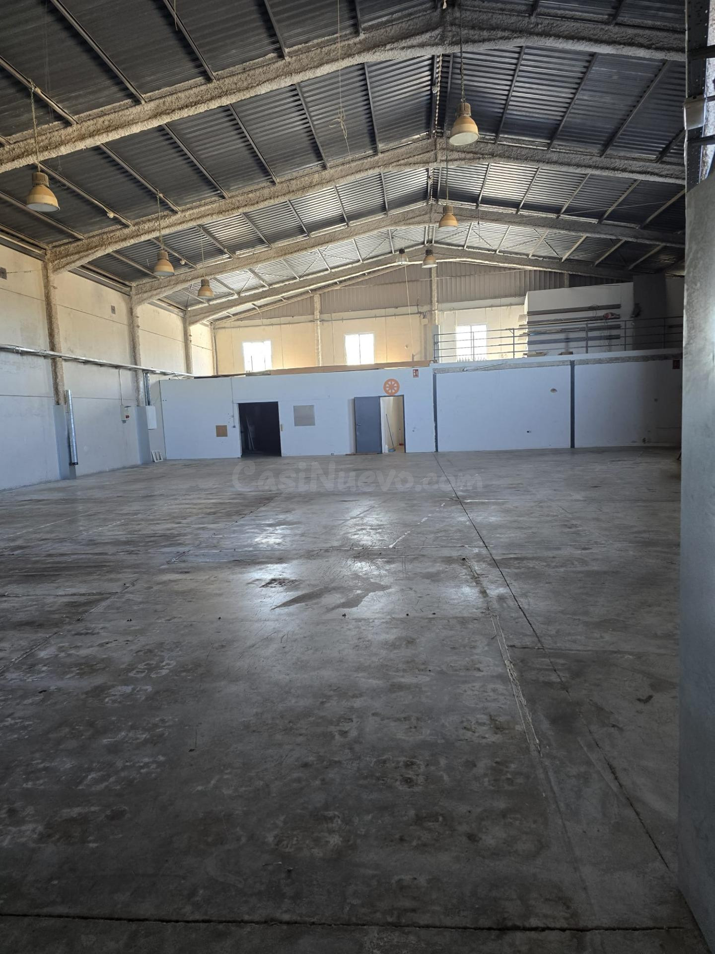 Nave industrial con presencia y funcionalidad LA POLVORISTA