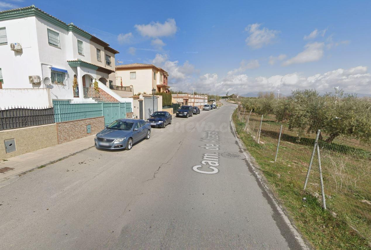 Se vende casa adosada OKUPA en Albolote (Granada). - foto 3