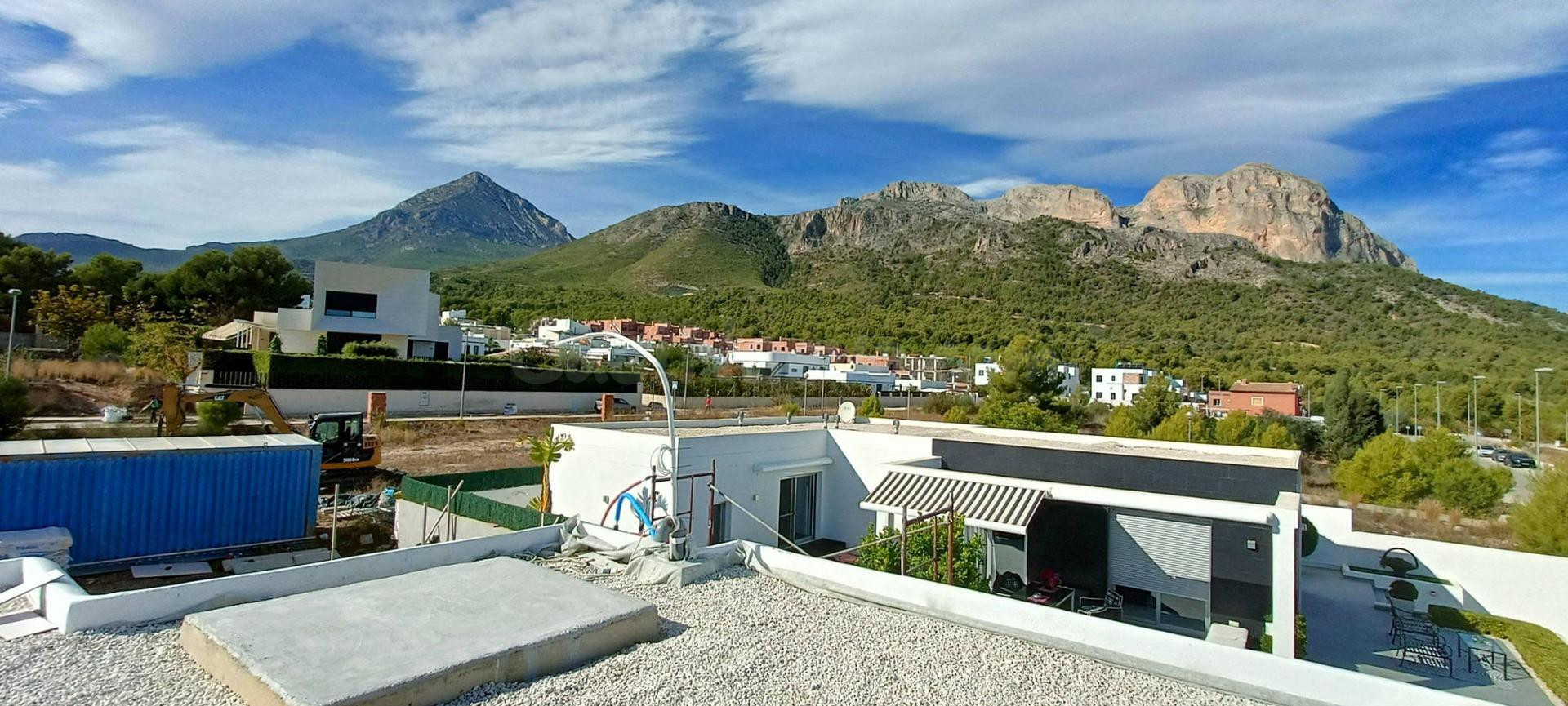 VILLA DE OBRA NUEVA ESTILO IBIZA EN POLOP - foto 2