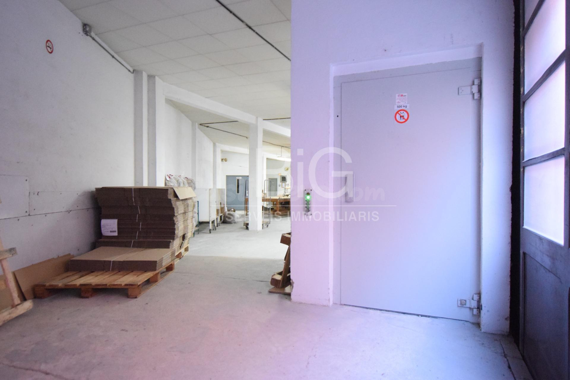 Nave comercial en venta en Cerdanyola Sud