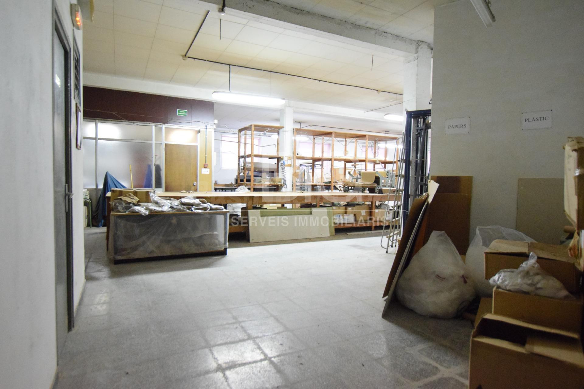 Nave comercial en venta en Cerdanyola Sud - foto 4