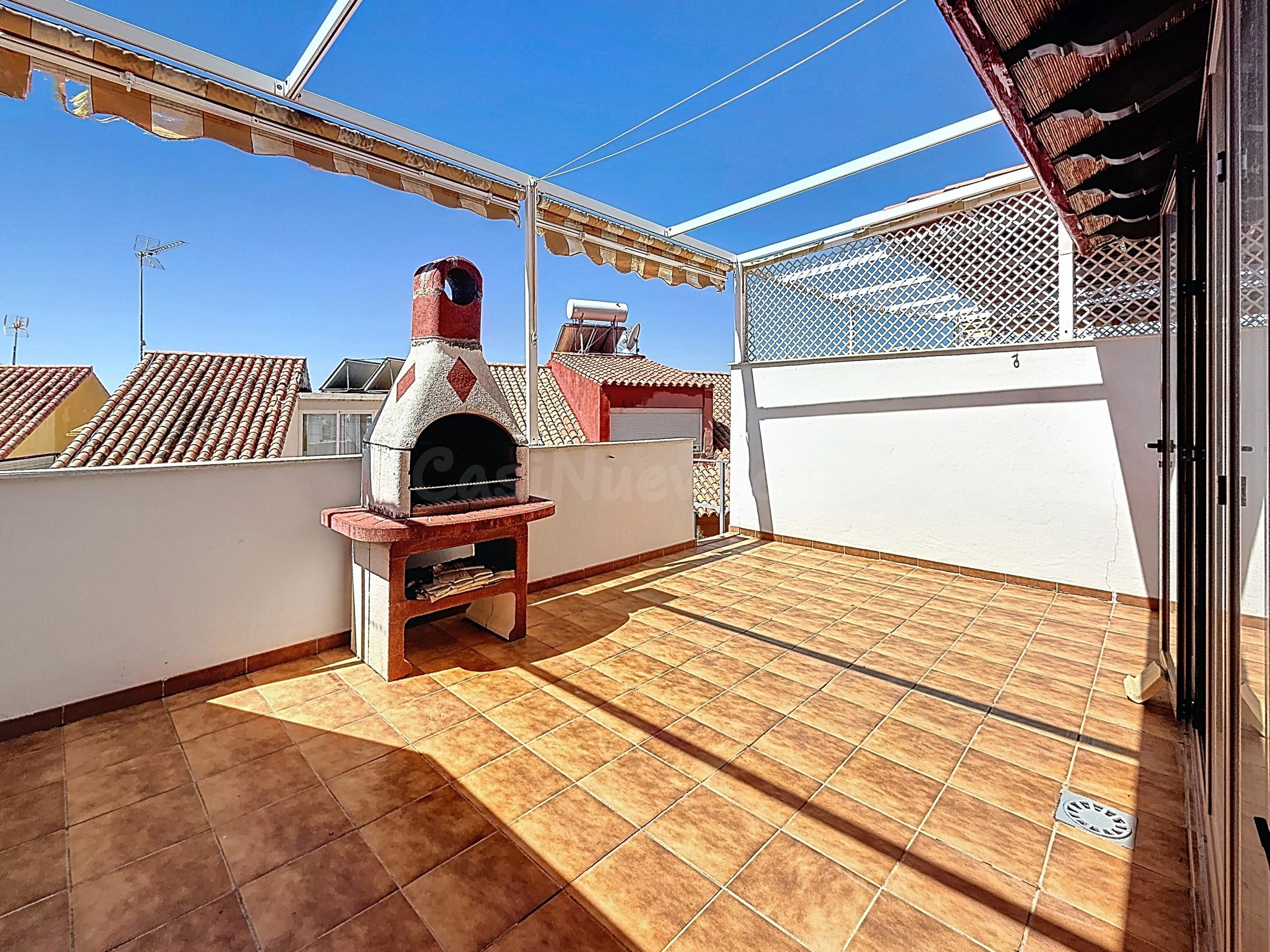 Amplia vivienda adosada en venta en Fuengirola - foto 3