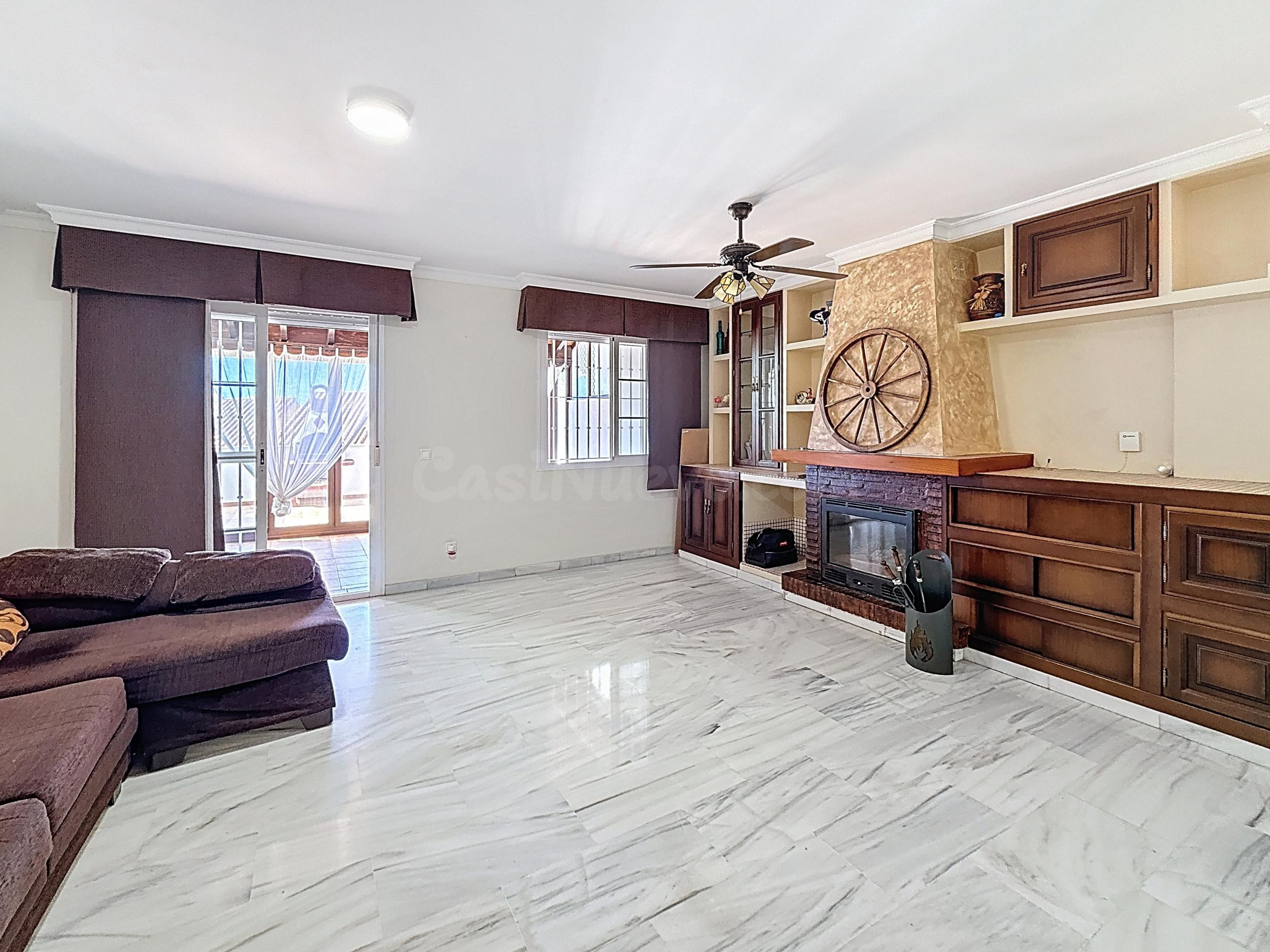 Amplia vivienda adosada en venta en Fuengirola - foto 5
