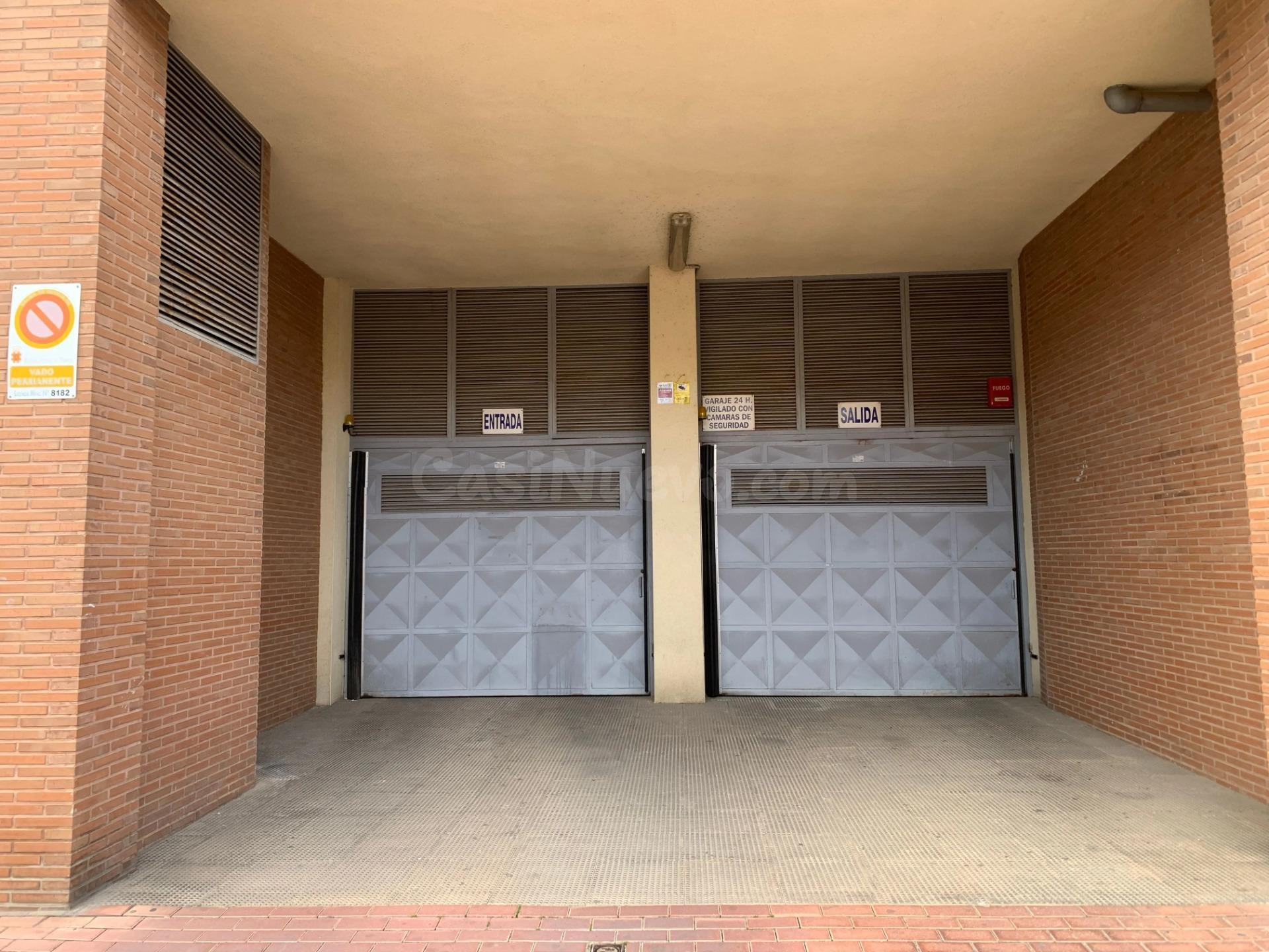 Amplia plaza de  Garaje en Murcia - ¡Oportunidad Única por 17,000€!