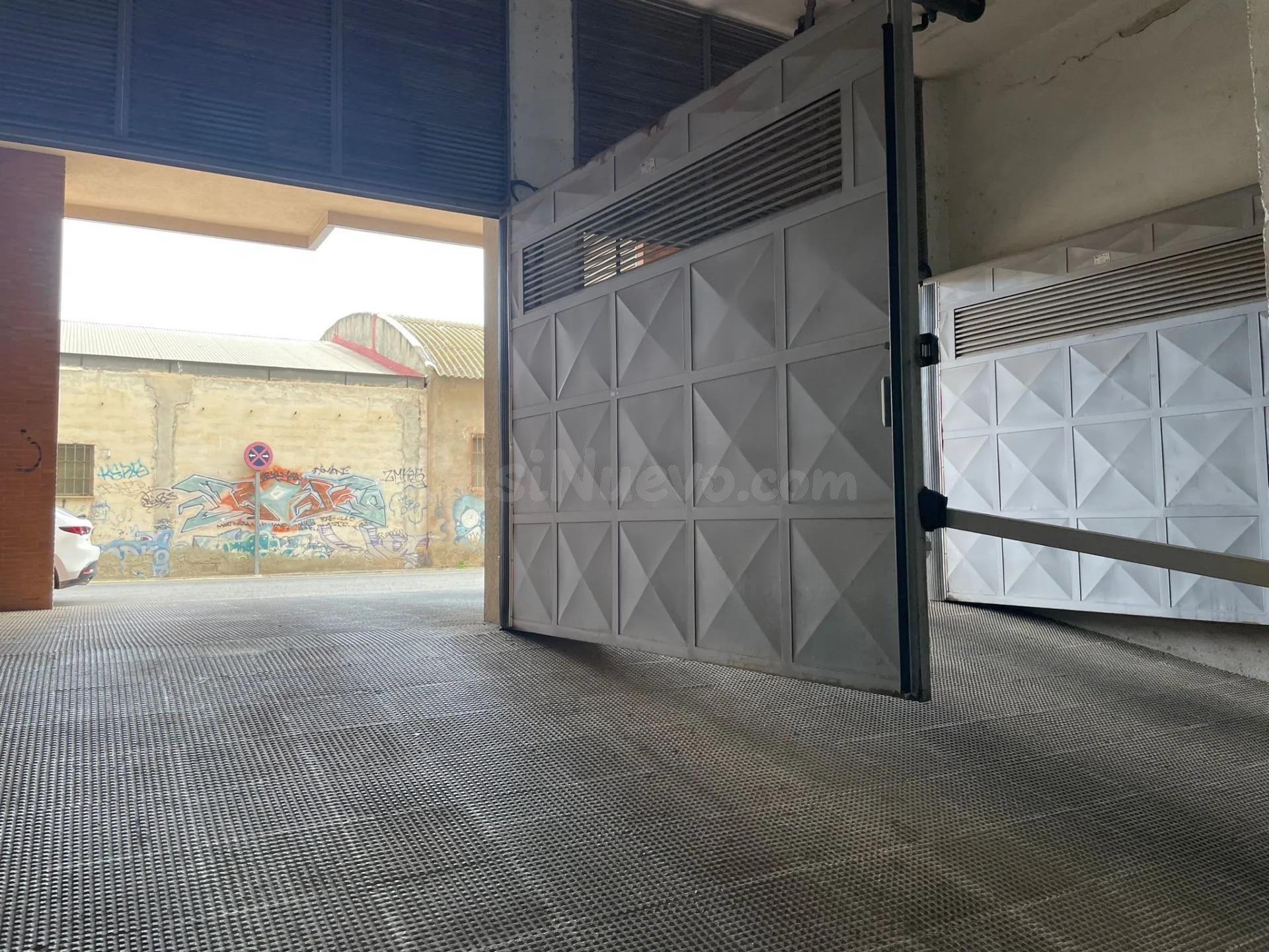 Amplia plaza de Garaje en Murcia - ¡Oportunidad Única por 17 - foto 3