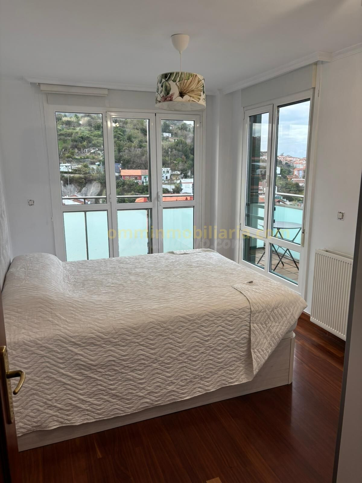 Apartamento exterior con balcón y garaje en Cabieces, listo 