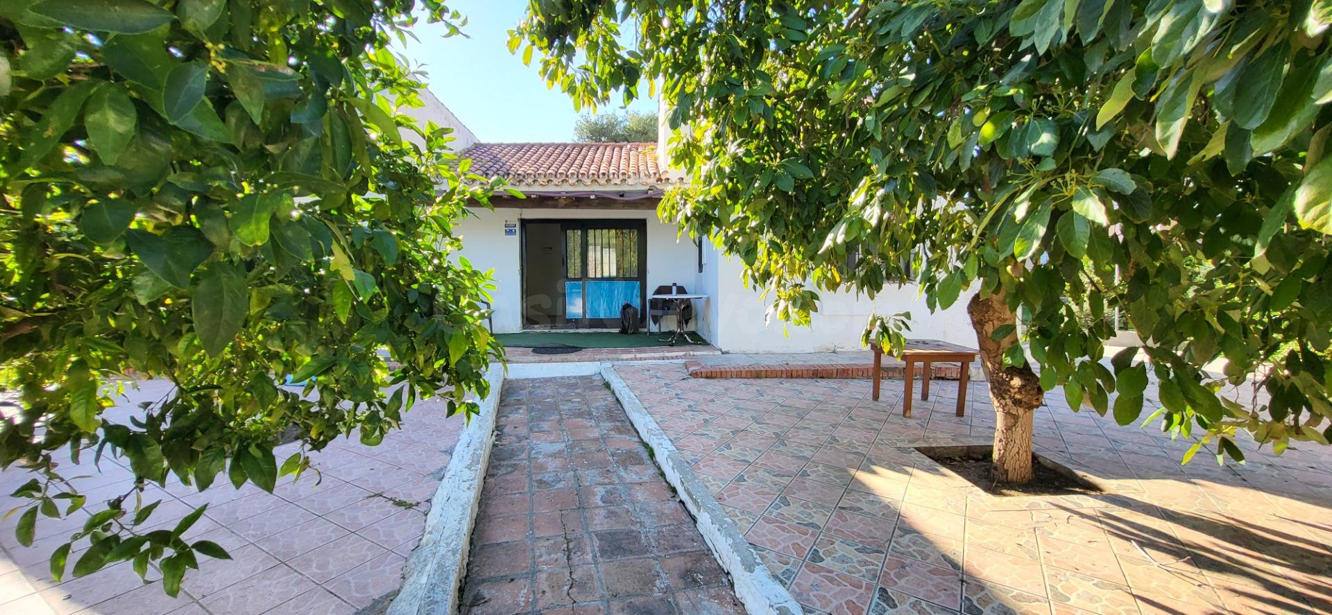 Chalet independiente en primera línea de playa sobre parcela