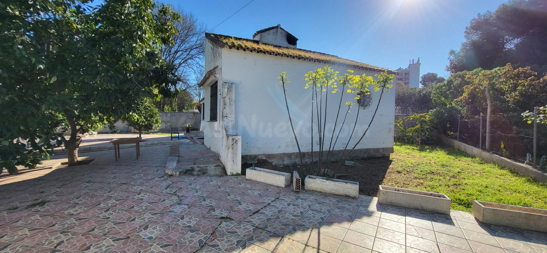 Chalet independiente en primera línea de playa sobre parcela - foto 4