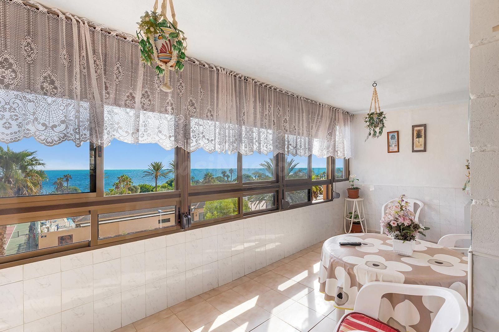 Apartamento de dos dormitorios con vistas la mar