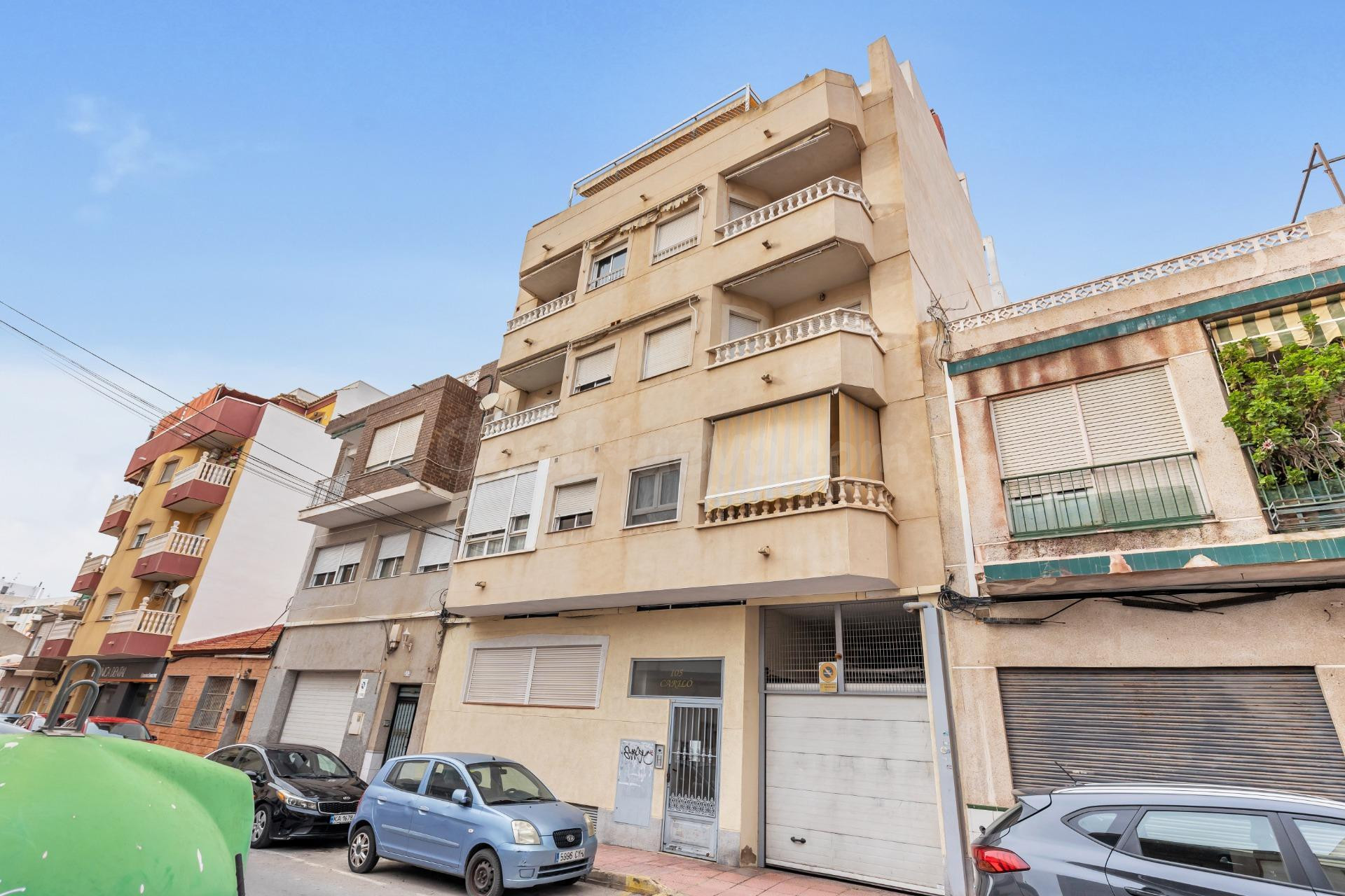 Amplia vivienda de 4 dormitorios en zona céntrica – Calle Sa
