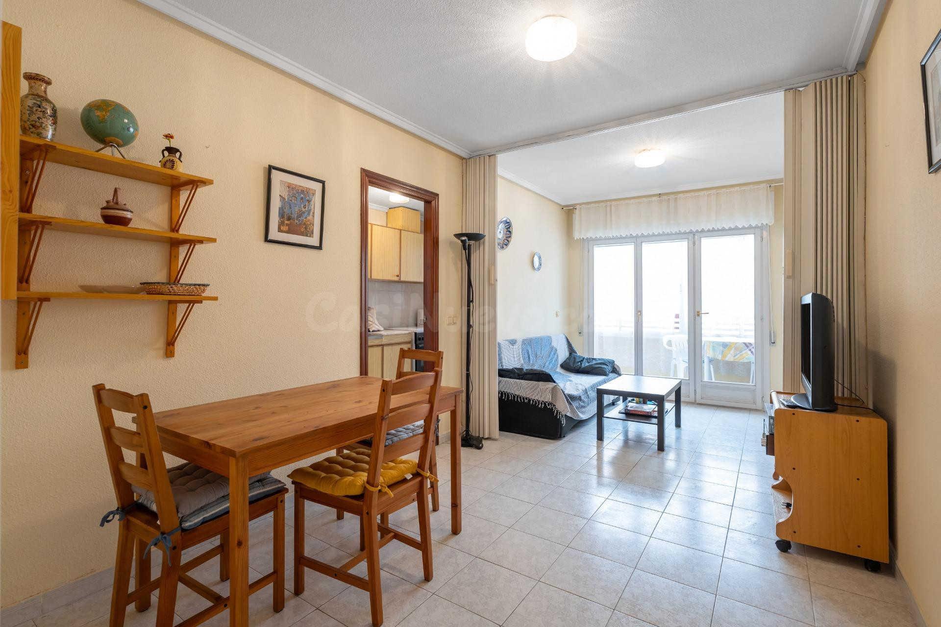 apartamento en Torrevieja con vistas a la piscina!!
