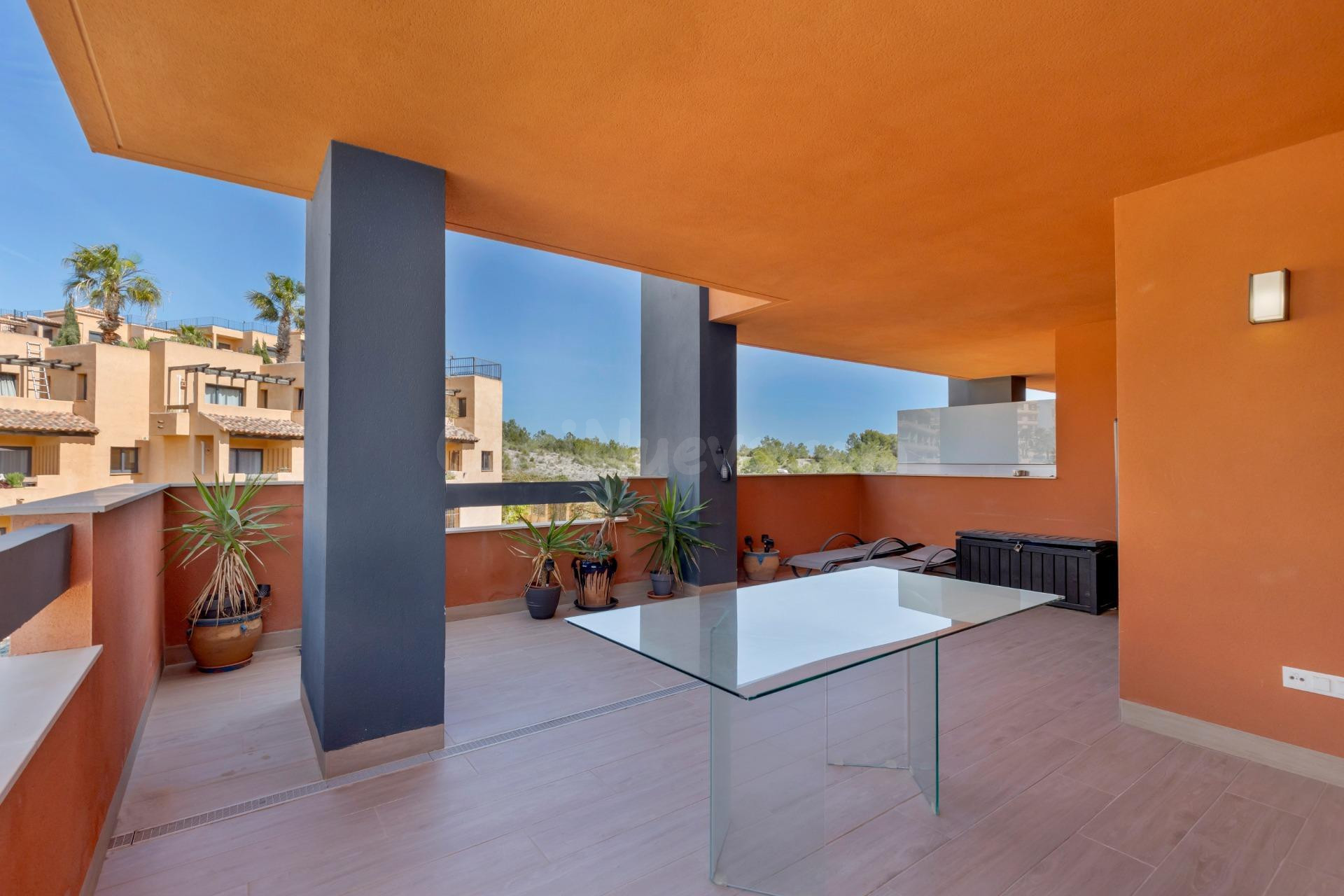 Exclusiva vivienda en segunda planta con terraza de 35 m2 – 