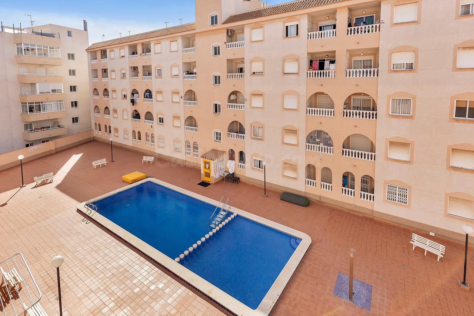 Apartamento con piscina en el corazón de Torrevieja · Playa 
