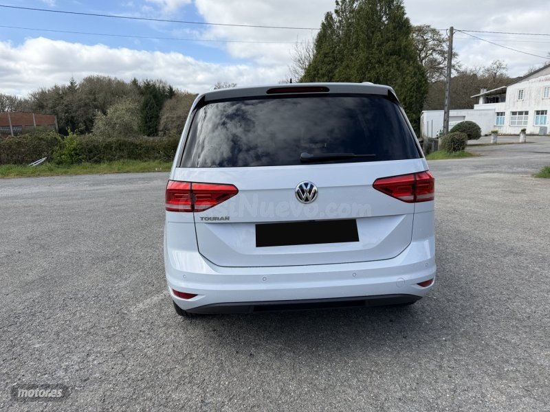 Volkswagen Touran - foto 2