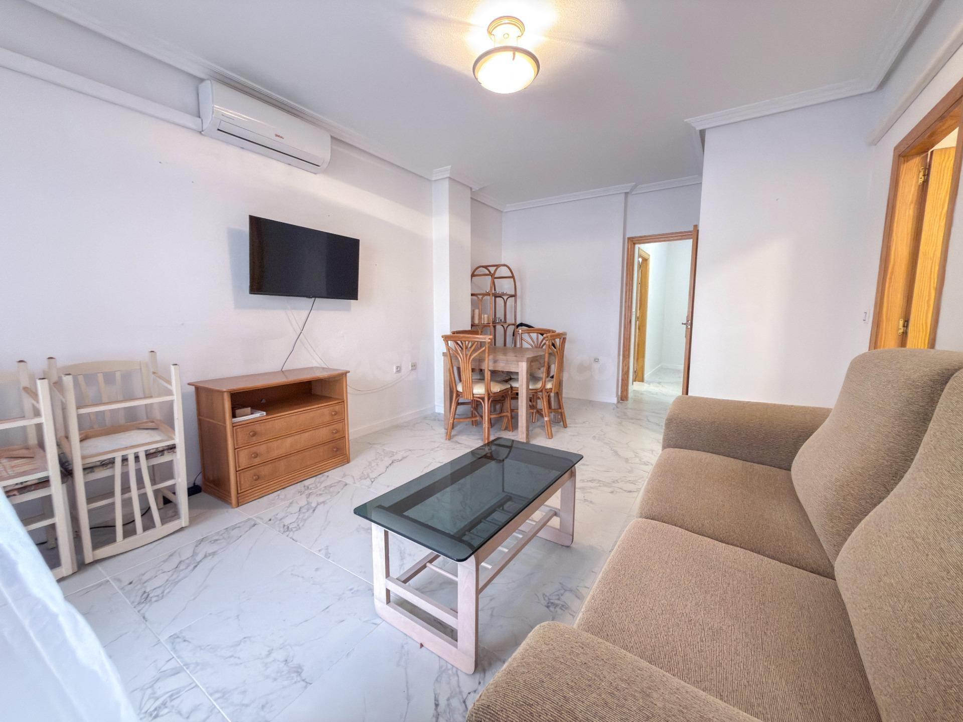 Apartamento en planta baja en Acequión a solo 200 m de la playa - foto 2