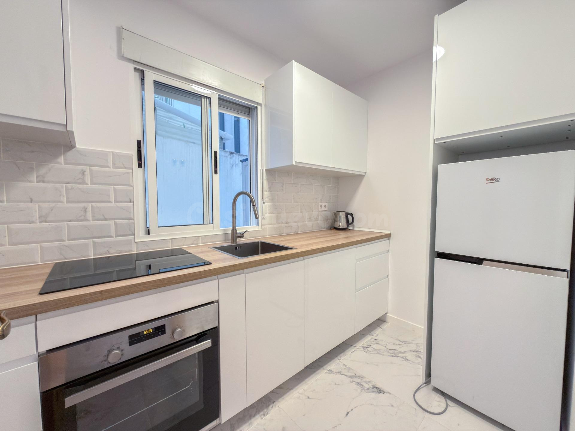 Apartamento en planta baja en Acequión a solo 200 m de la playa - foto 3