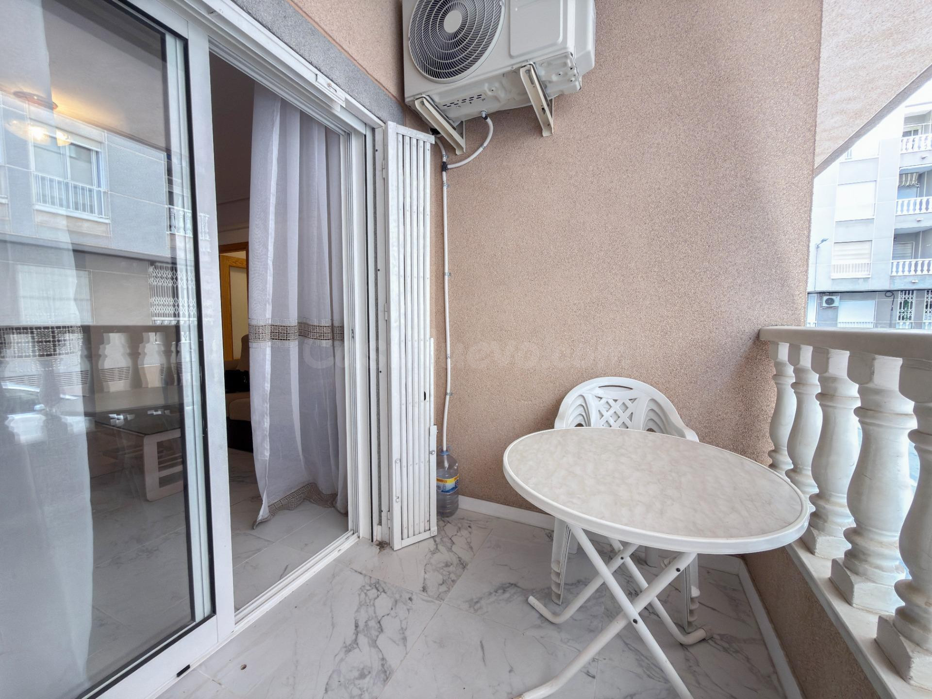 Apartamento en planta baja en Acequión a solo 200 m de la playa - foto 4