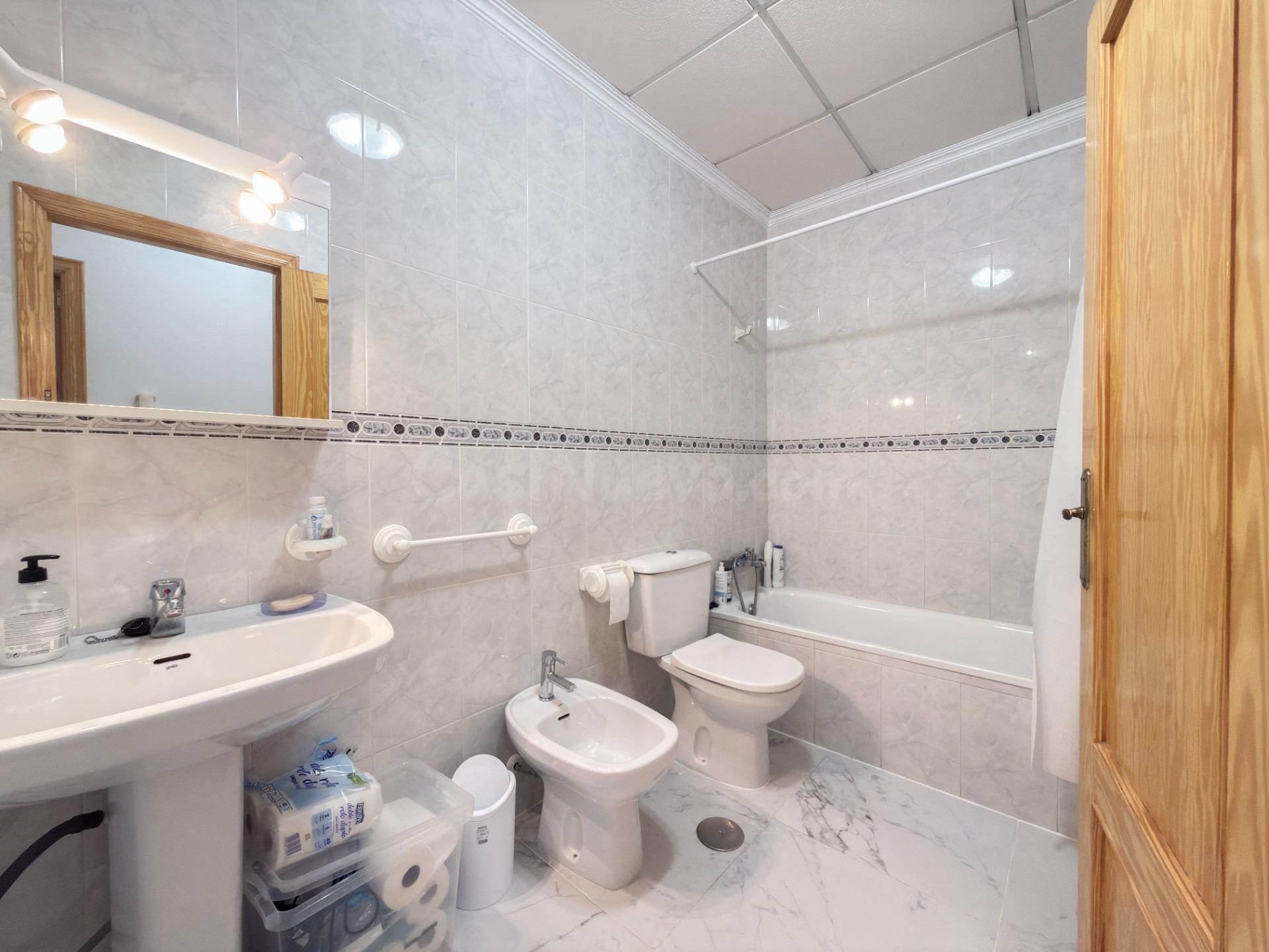 Apartamento en planta baja en Acequión a solo 200 m de la playa - foto 5