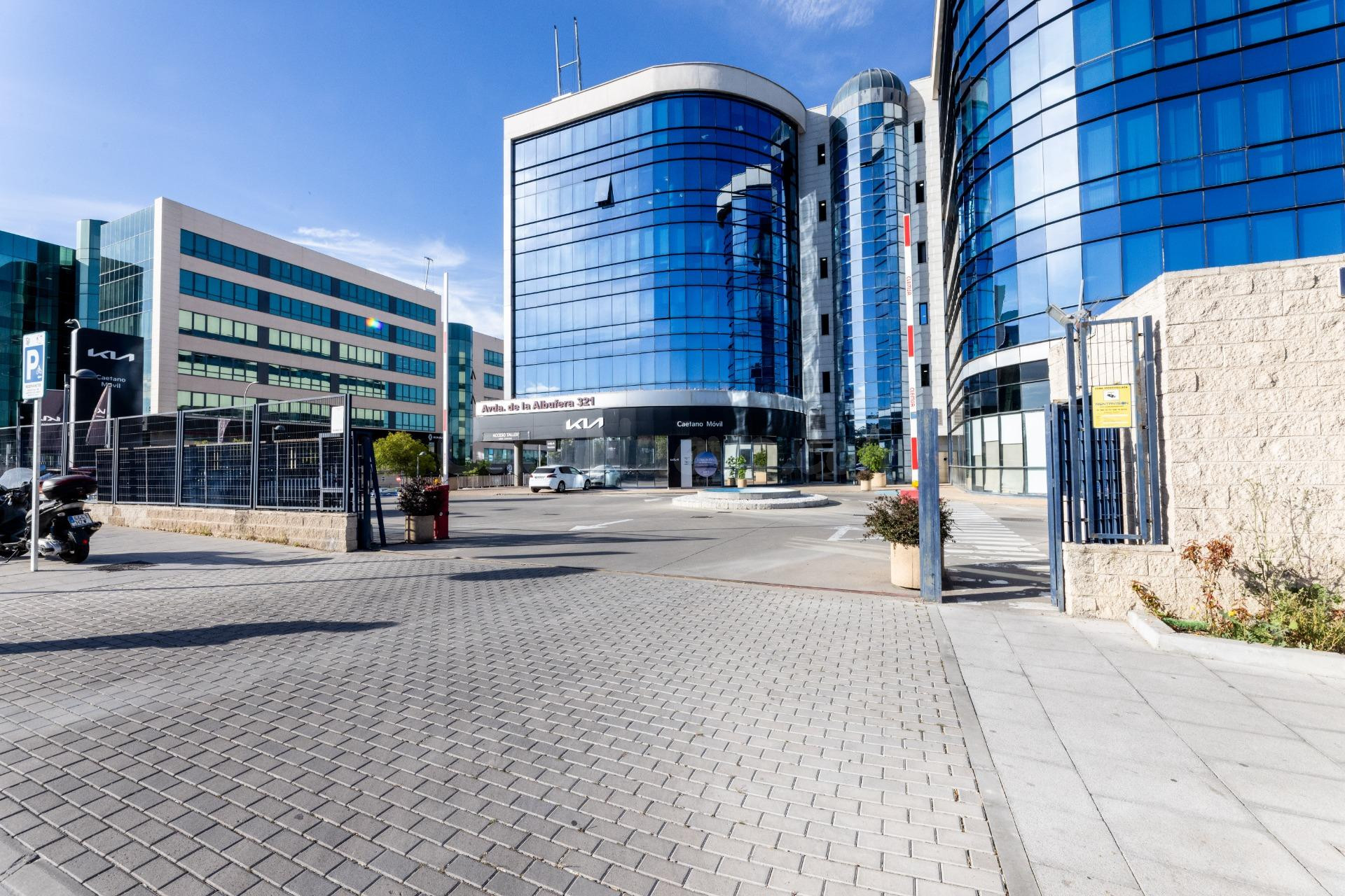 Estrategia y Representatividad: Oficina Premium 234 m2 + 3 Plazas de Garaje