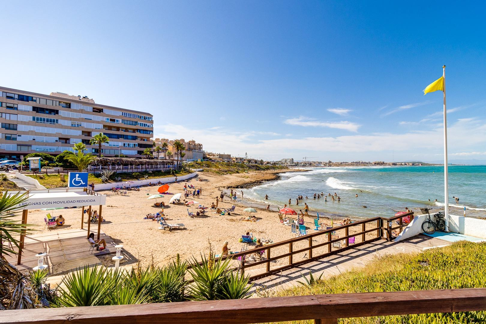 Encantador apartamento con vistas al mar en La Mata, Torrevieja - foto 4