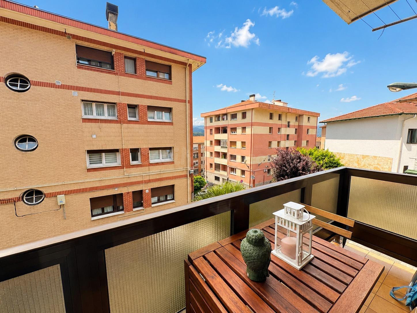 Acogedor piso en Begoña, ideal para entrar a vivir por solo €230.000 - foto 3