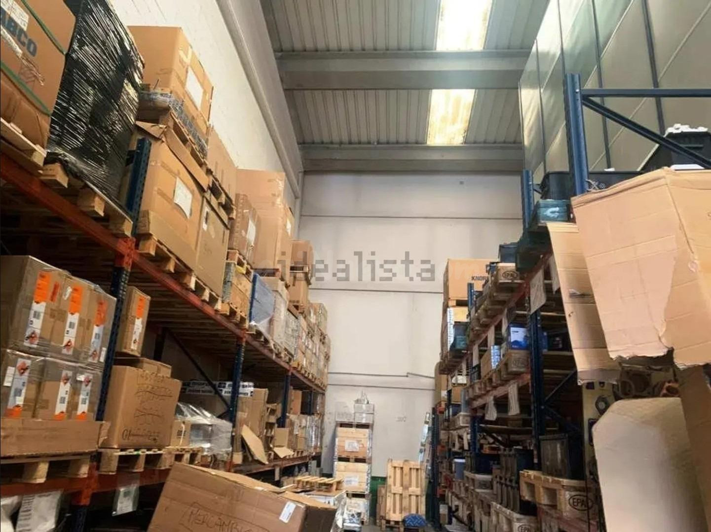 NAVE / ALMACÉN DE 1.300 m2 EN POLÍGONO DEL OESTE (ALCANTARIL
