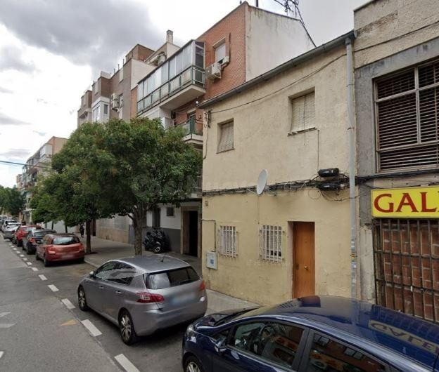 SE VENDE piso OKUPA en C Peironcely 30 de Madrid - foto 3