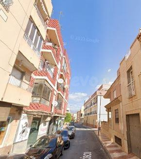 SE VENDE piso OKUPA en C San Francisco de Roquetas de Mar - foto 3