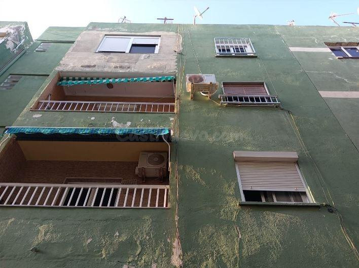 SE VENDE piso OKUPA en C Galeon 10 de Almería - foto 2