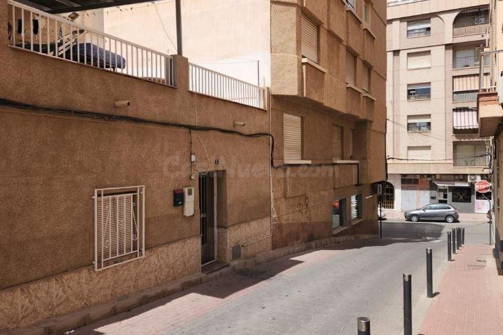 SE VENDE casa adosada OKUPA en C Santa Ana 4 de Ñguilas - foto 4