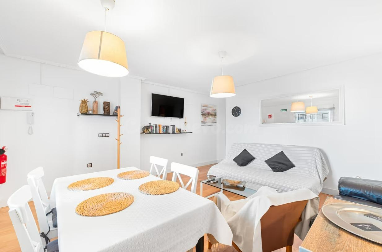 Apartamento de 3 dormitorios 2 baños, garaje, se alquila com - foto 4