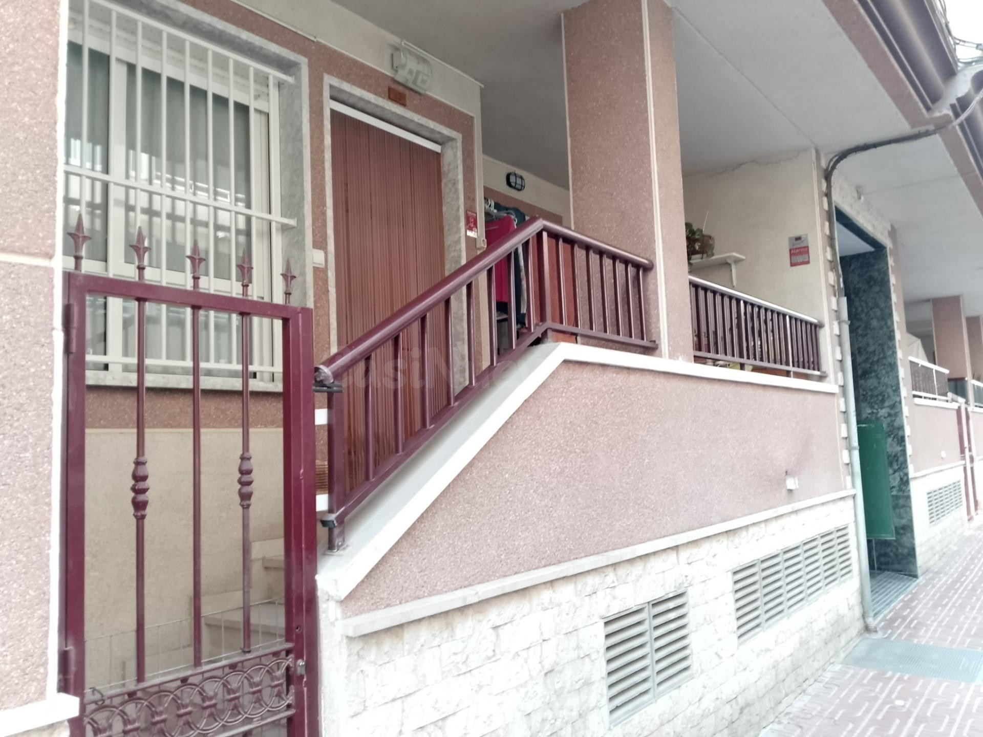 Apartamento en Torrevieja de 1 dormitorio y 1 baño - Parque  - foto 2