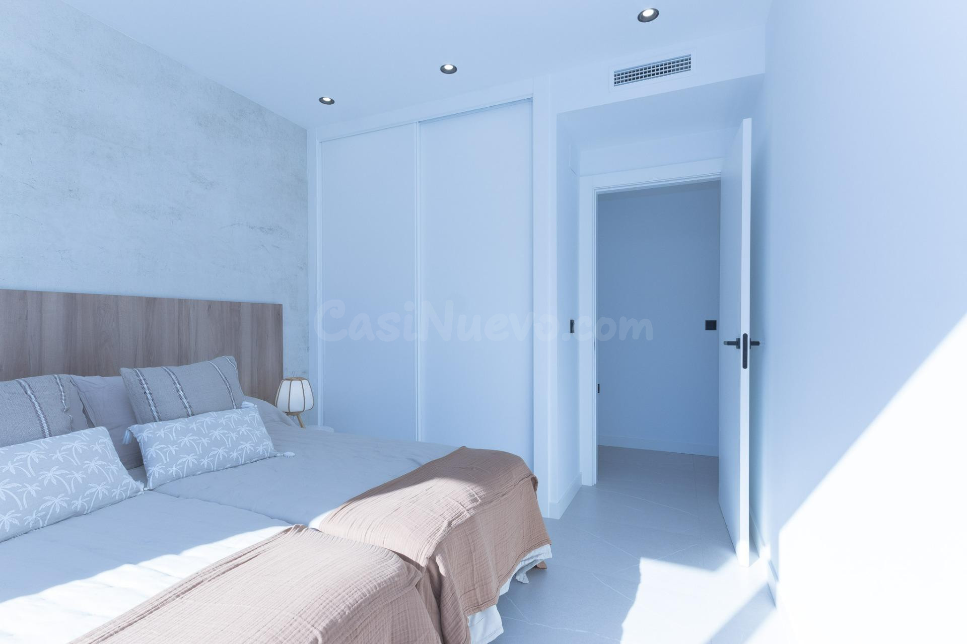 VILLA DE 3 DORMITORIOS 2 BAÑOS, PISCINA PRIVADA, GARAJE, SOL - foto 5