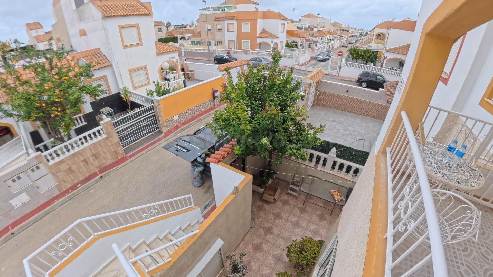 Bungalow en planta alta con solárium privado y piscina – Alt - foto 3