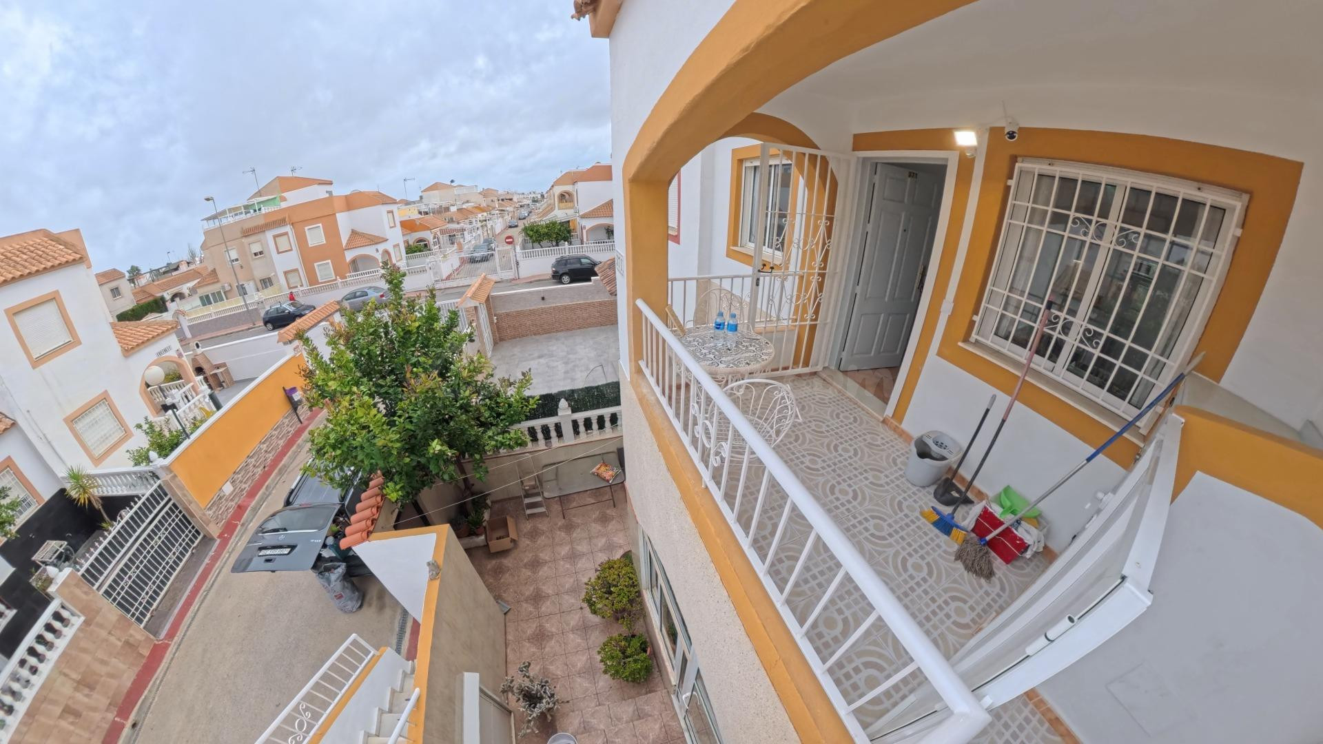 Bungalow en planta alta con solárium privado y piscina – Alt - foto 4