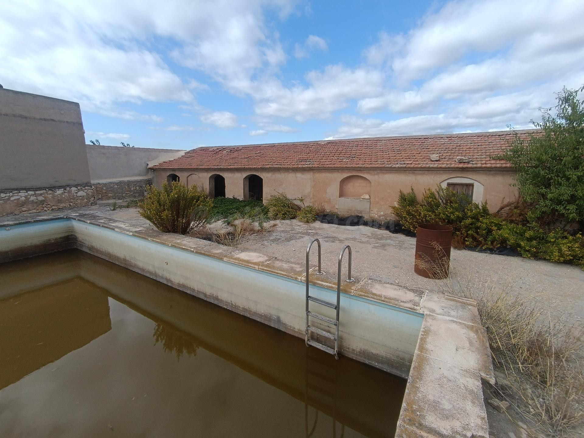 Chalet en Barinas, Abanilla ,con piscina.