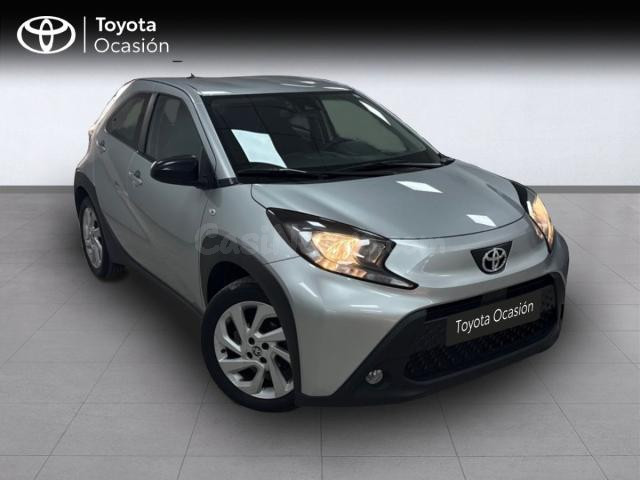 TOYOTA - Aygo - 5p 70 x-play manual