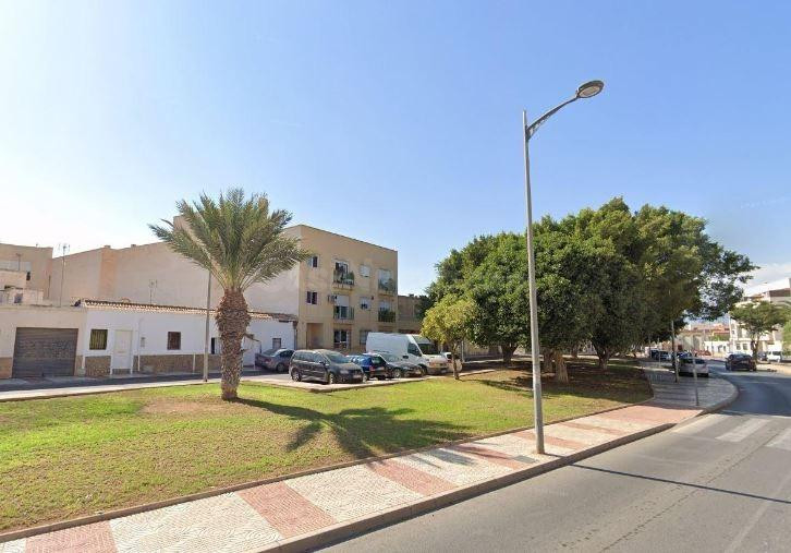 SE VENDE piso OKUPA en C Casablanca de Roquetas de Mar - foto 3