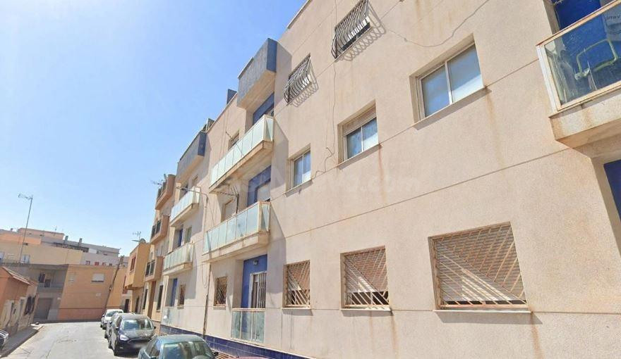 SE VENDE piso OKUPA en C GENERAL PRIM 3 de Roquetas de Mar - foto 3